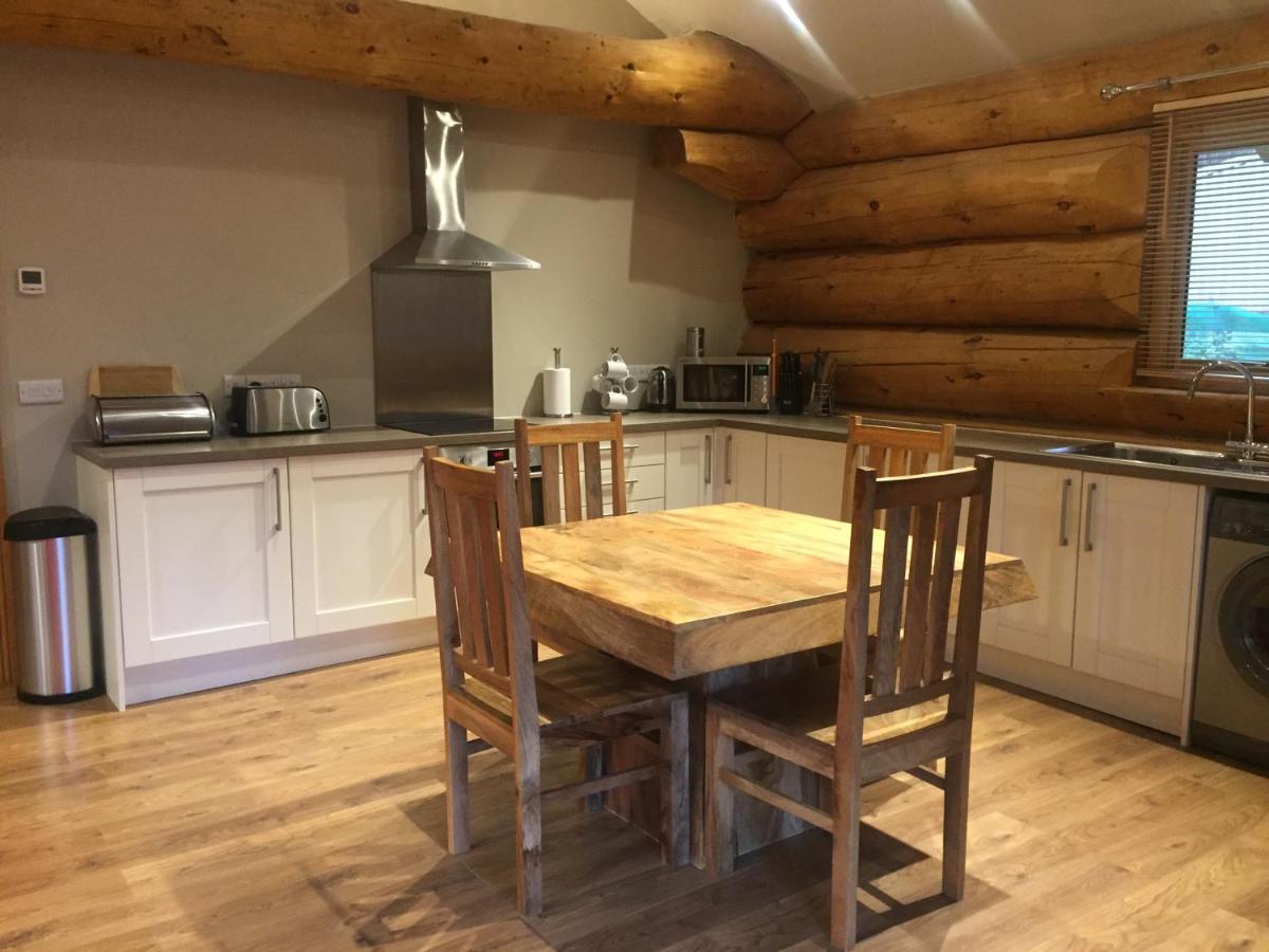 Ewes Water Log Cabins Langholm Екстер'єр фото