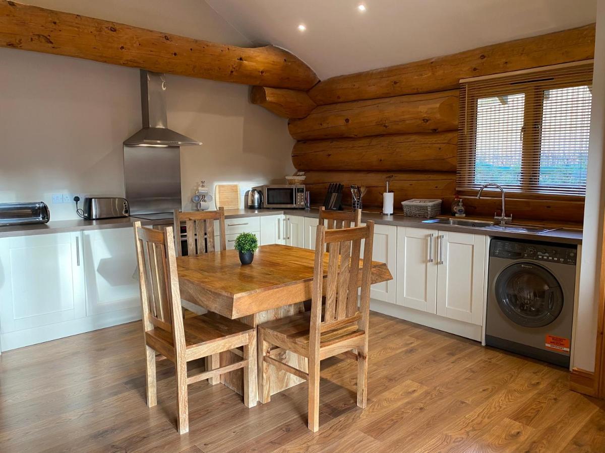 Ewes Water Log Cabins Langholm Екстер'єр фото